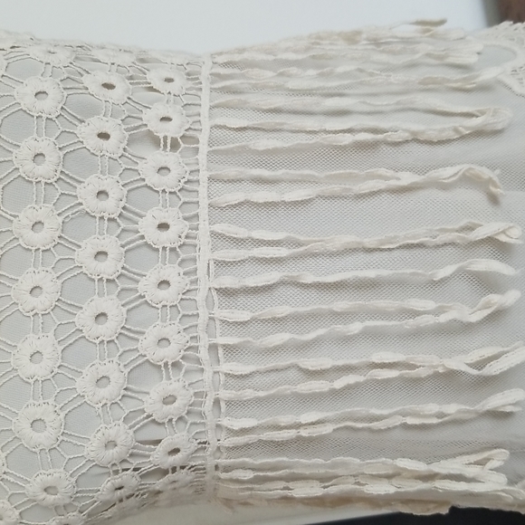 Boho Coverlet/Top. Cream. Size Small. - Picture 3 of 4